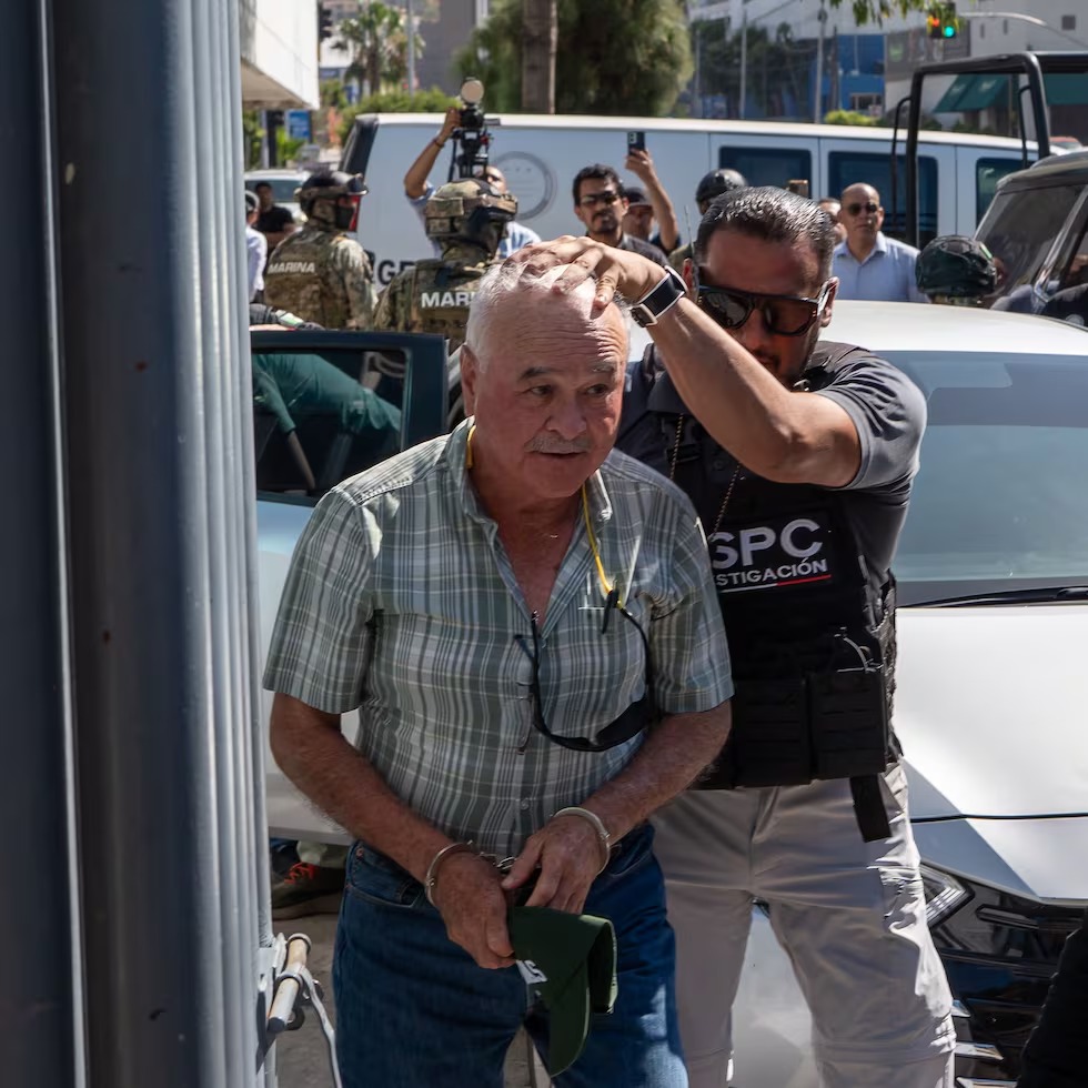 La FGR presentó más de 100 pruebas contra Ernesto Ruffo por delincuencia organizada.