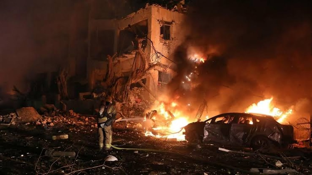 EU bombardea a Irán