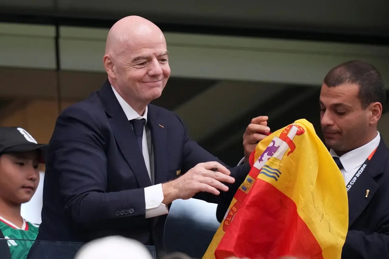 Los recorridos aéreos de Gianni Infantino generan debate por su impacto ambiental.