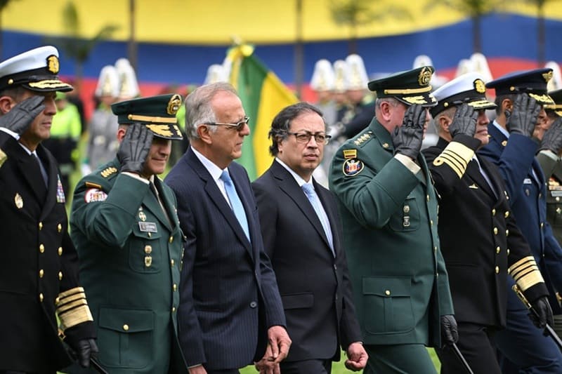 Petro desconoce triunfo de De la Espriella