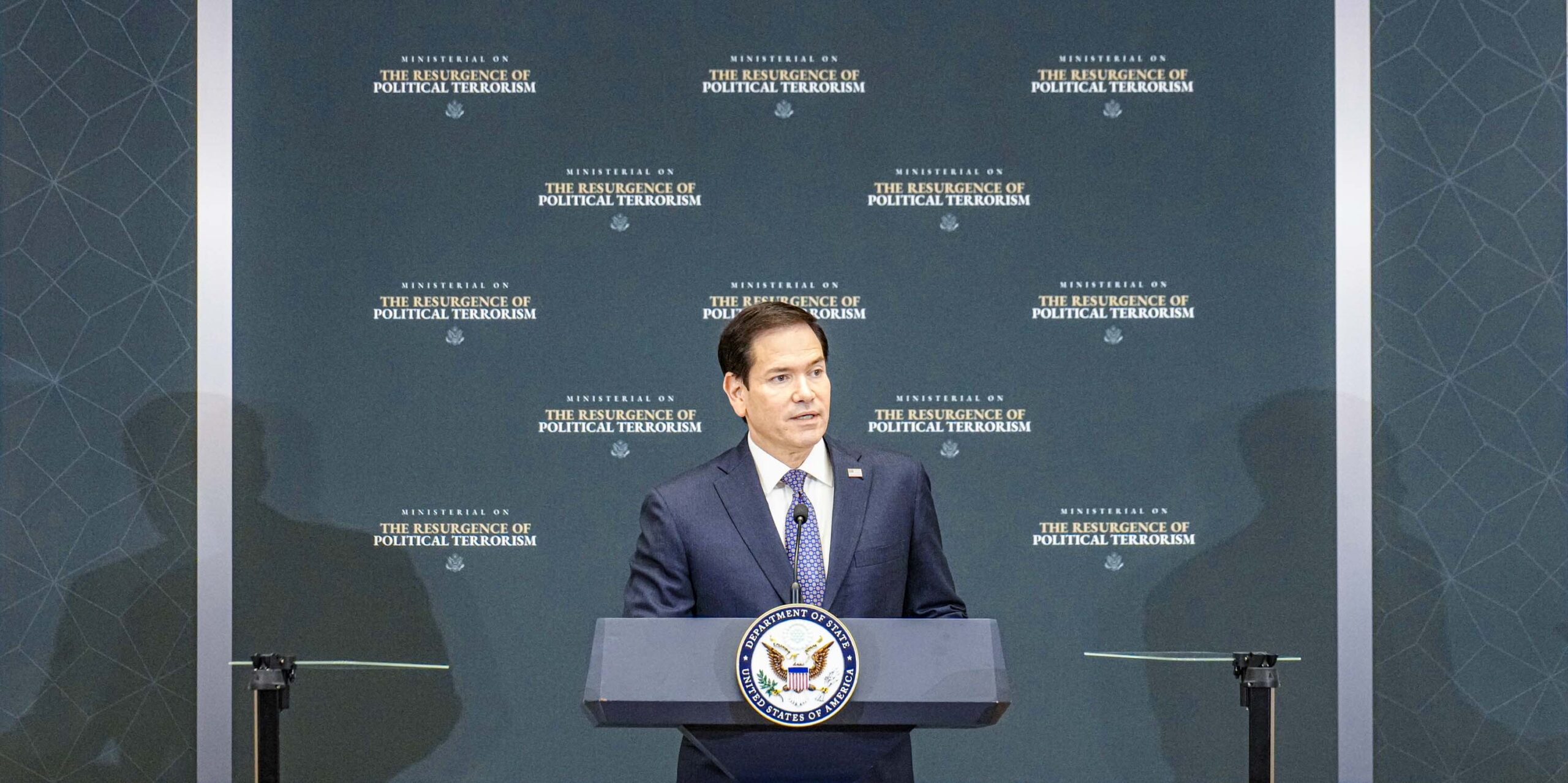 Marco Rubio carga contra el comunismo y acusa a Cuba de forjar extrema izquierda en EU