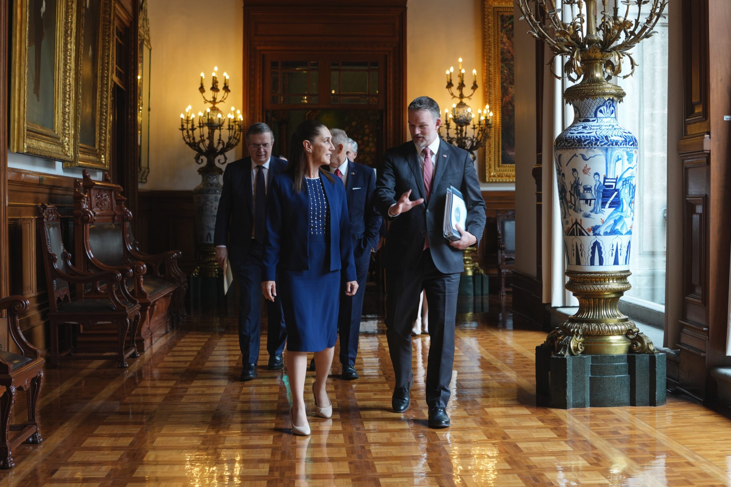 Sheinbaum recibe a Jamieson Greer para revisar el T-MEC