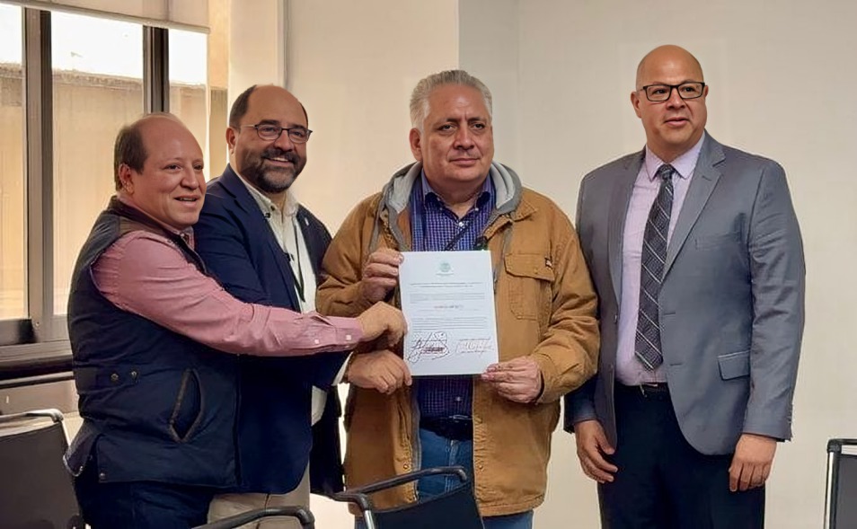 Somos MX recibe constancia del INE