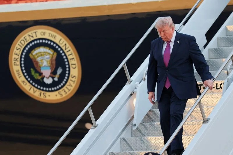 Trump aerolínea para deportación de migrantes