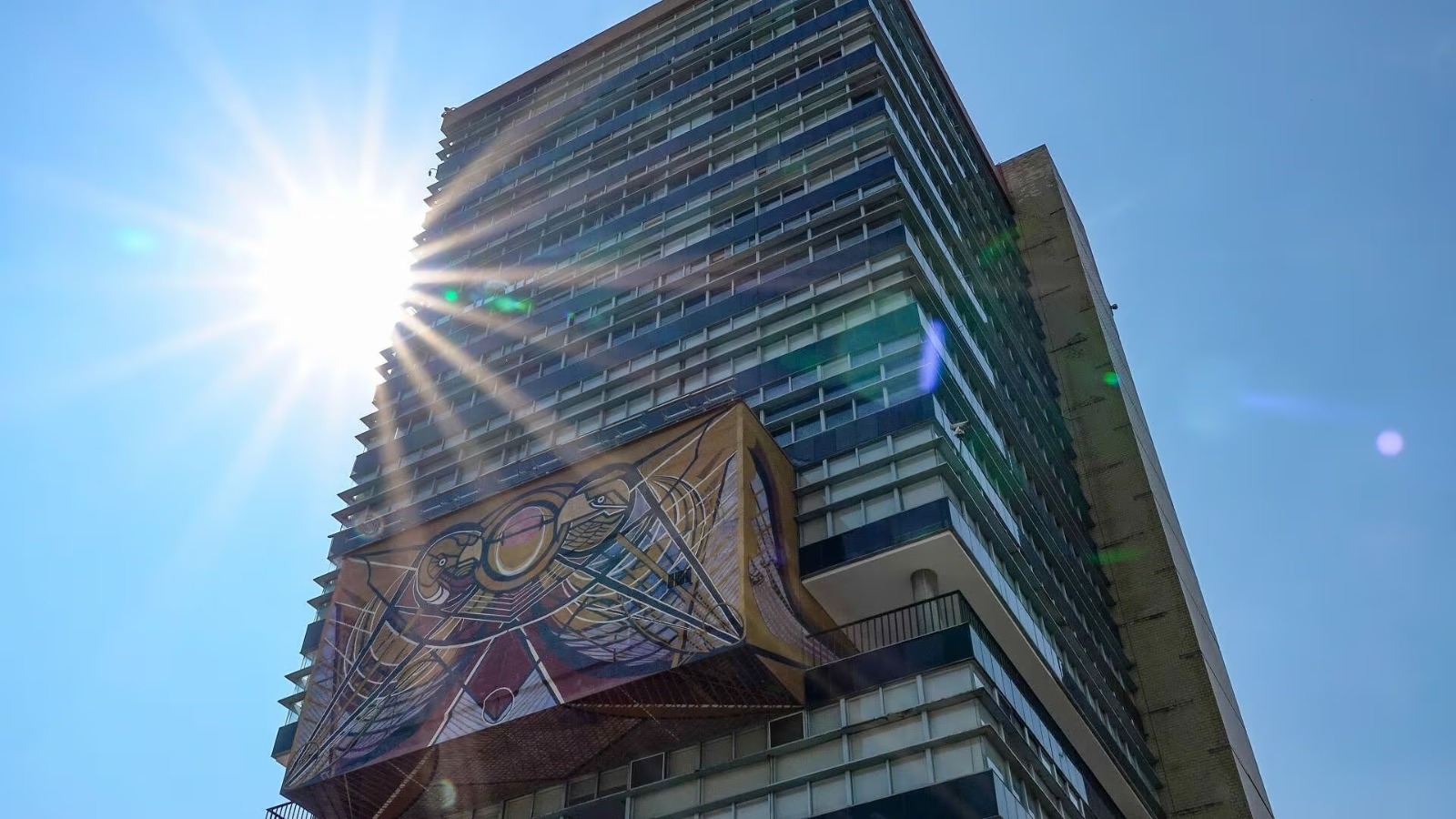 La UNAM suspendió temporalmente las inscripciones a licenciatura mientras investiga irregularidades en el examen de admisión.
